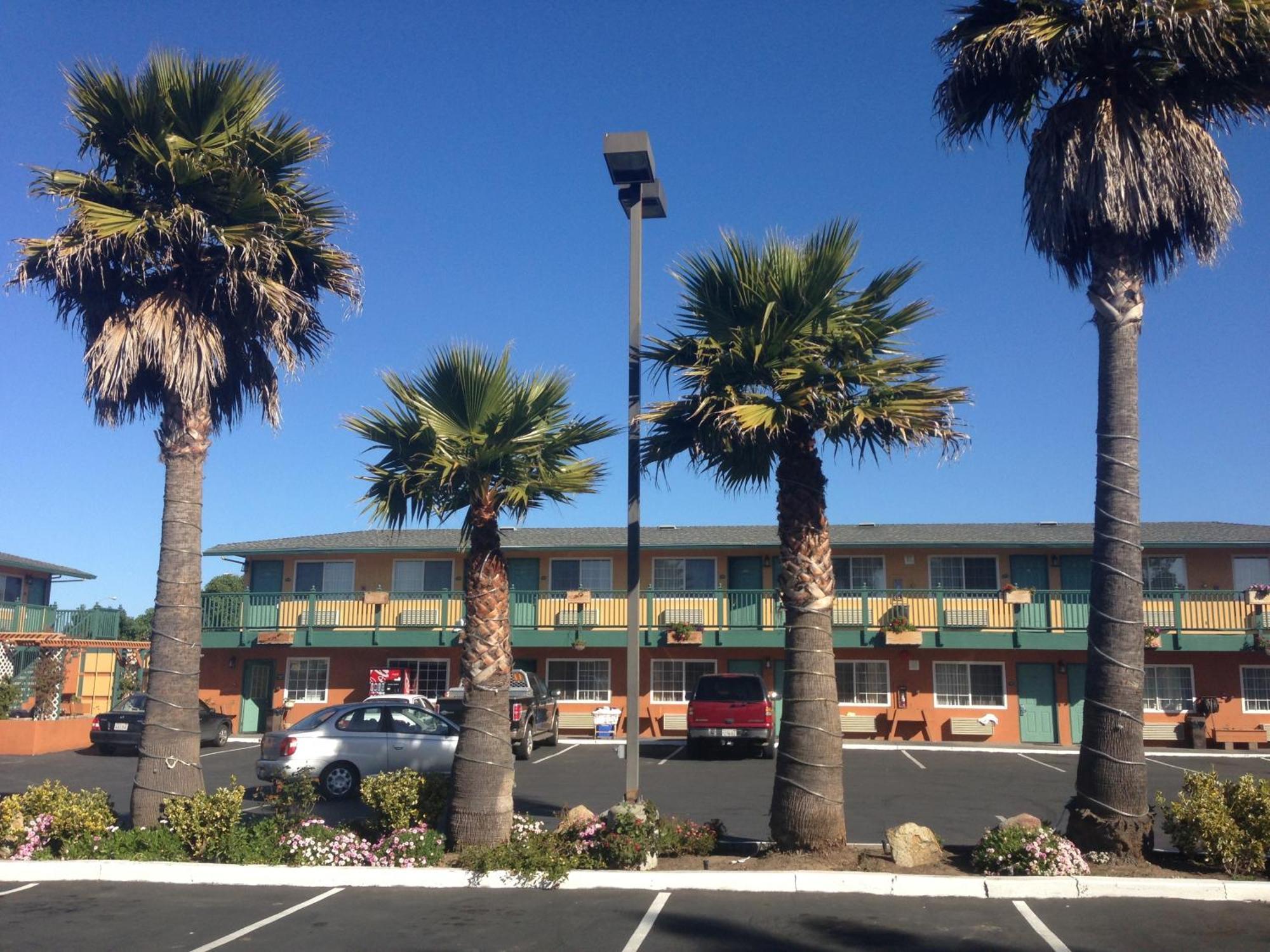 Sand Castle Inn Seaside Exterior photo